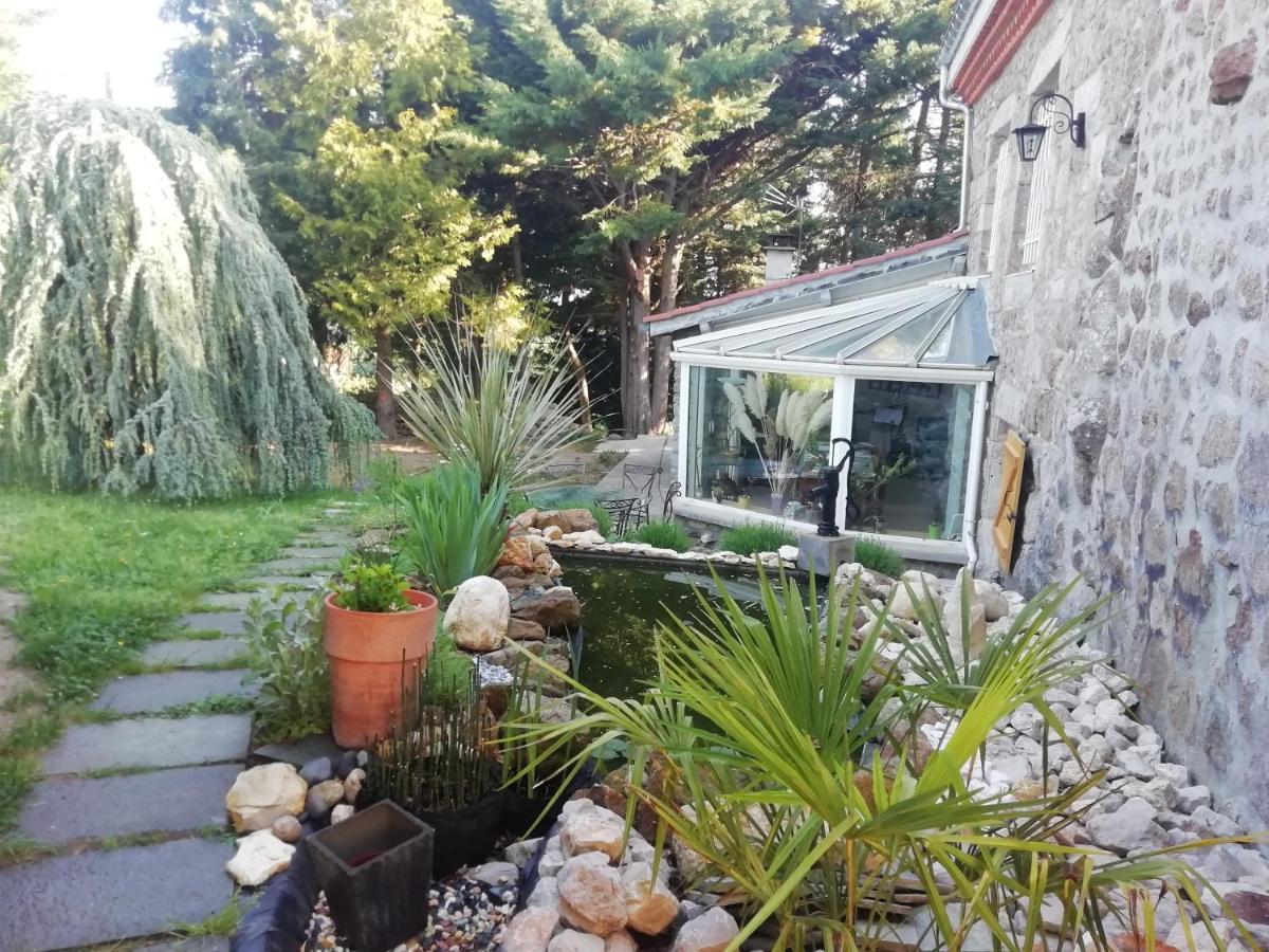 Chez Sophie Et Gilles Bed & Breakfast Monistrol-sur-Loire Екстериор снимка